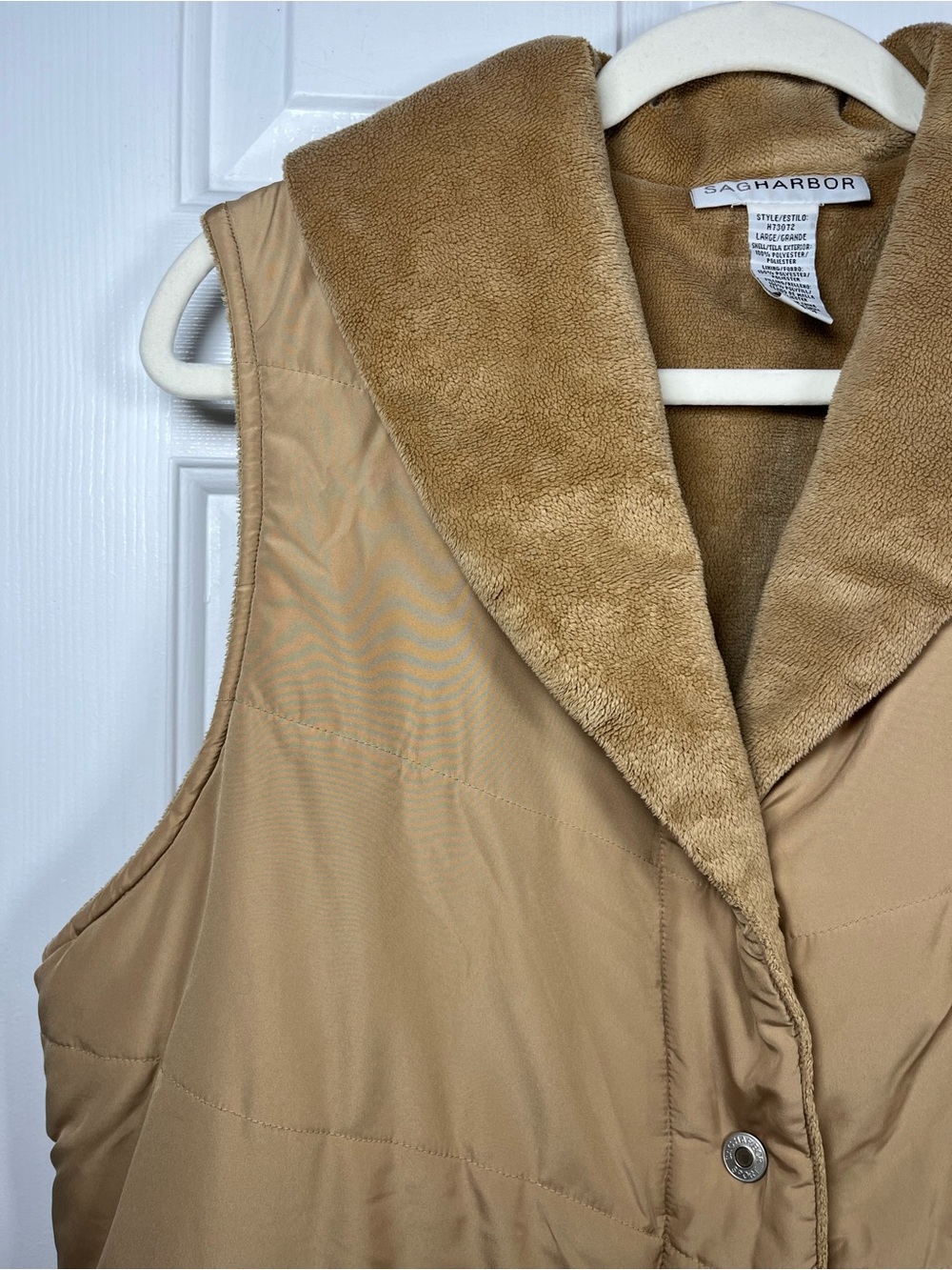 Sag Harbor Tan Quilted Vest with Plush Fur Collar (L) - Picture 3 of 13